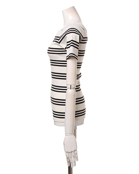 INGNI(イング) イレギュラーボーダーボート/V半袖 オフホワイト/クロ