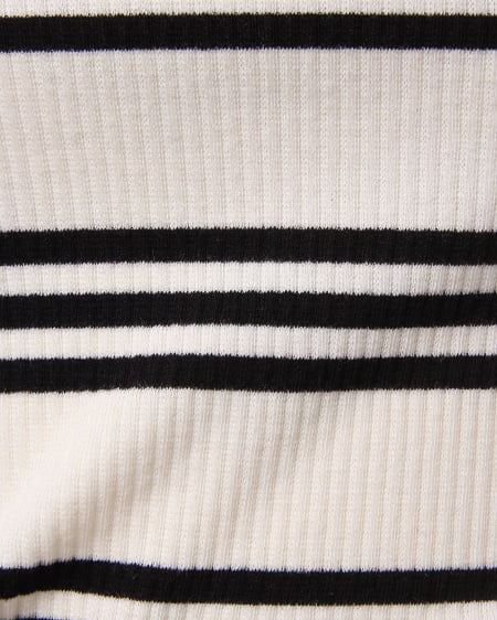 INGNI(イング) イレギュラーボーダーボート/V半袖 オフホワイト/クロ