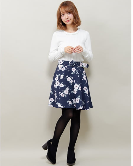 【10／10までの限定販売セット】装飾クルーネックニット＋ベルト付花柄スカート／SET