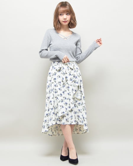 【3／5までの限定販売セット】Vネックニット＋花柄スカート／SET