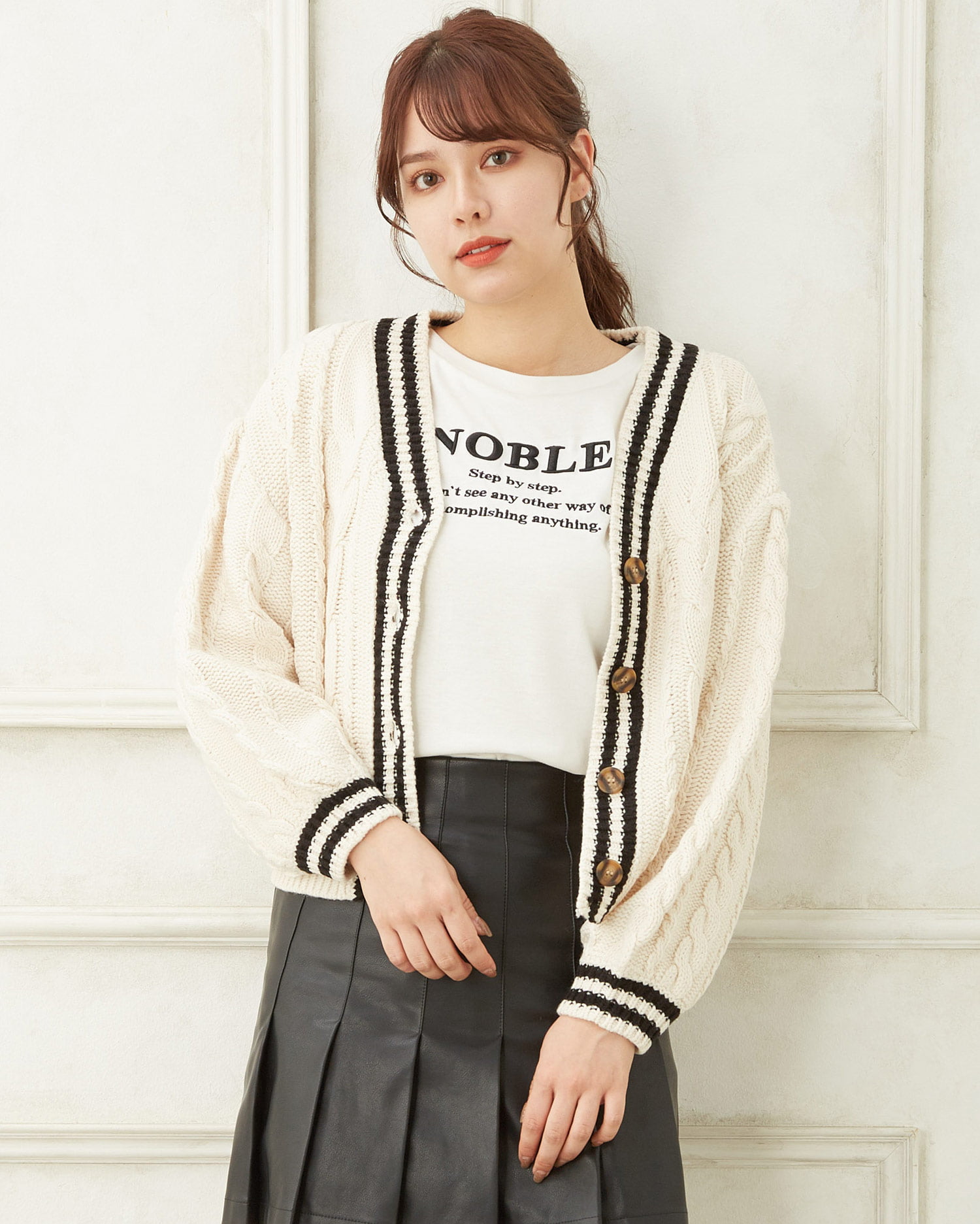 ケーブルショート丈ラインニットカーディガン｜allamanda(アラマンダ