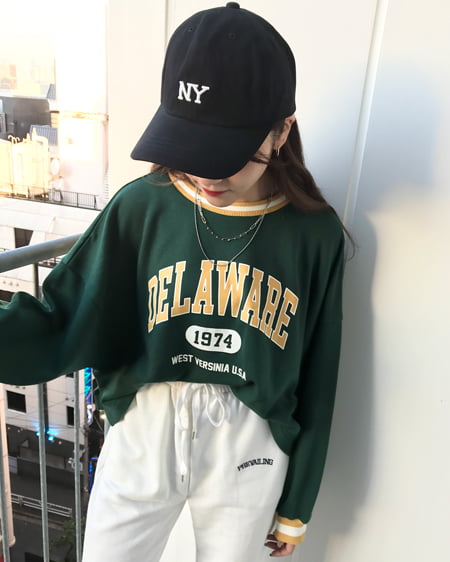 INGNI（イング） 配色ライン入り短丈カレッジロゴプルオーバー ｸﾞﾘｰﾝ