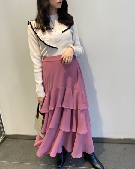 フリルリブニット＋イレヘムティアードスカート／SET｜INGNI(イング  