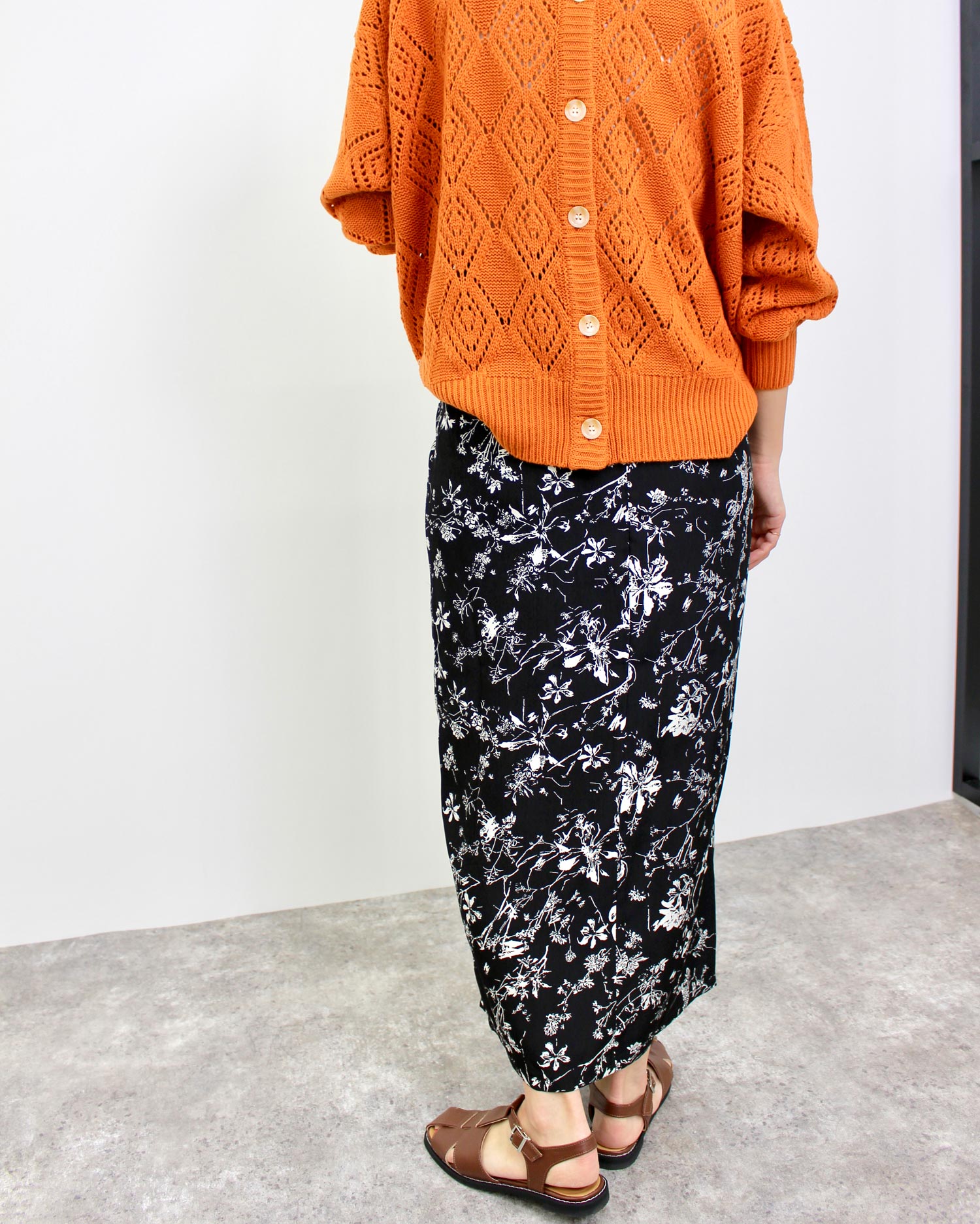 花柄フロントスリットナロースカート｜MLIA(エムリア) 公式通販｜INGNI