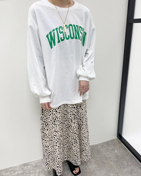 INGNI（イング） カラーロゴロングTシャツ ｵﾌﾎﾜｲﾄ/ｸﾞﾘｰﾝ