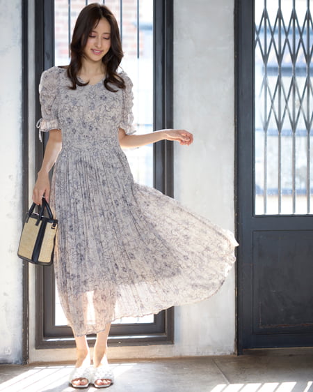 コーディネート Ray8月号掲載 花柄vネックプリーツ ワンピース Web限定 合皮 雑材2way Bag ｏｕｔｌｅｔ Web限定 ツイストメッシュサンダル ｏｕｔｌｅｔ Ingni イング 公式通販 Ingni Store イングストア