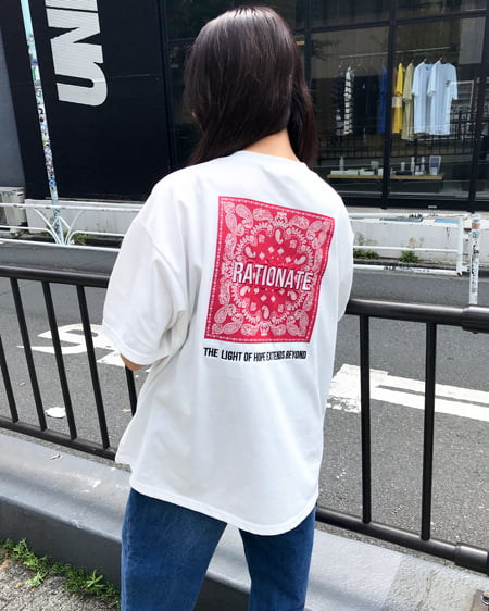 INGNI(イング) ペイズリーロゴTシャツ＋デニムマムパンツ／SET オフホワイト/アカ