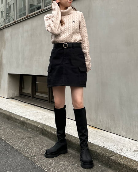INGNI（イング） 胸刺しゅうタートルネックケーブルニット ﾍﾞｰｼﾞｭ