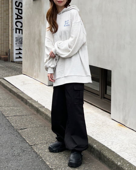 INGNI（イング） BACK発泡ロゴチュニックパーカー ｵｰﾄﾐｰﾙ