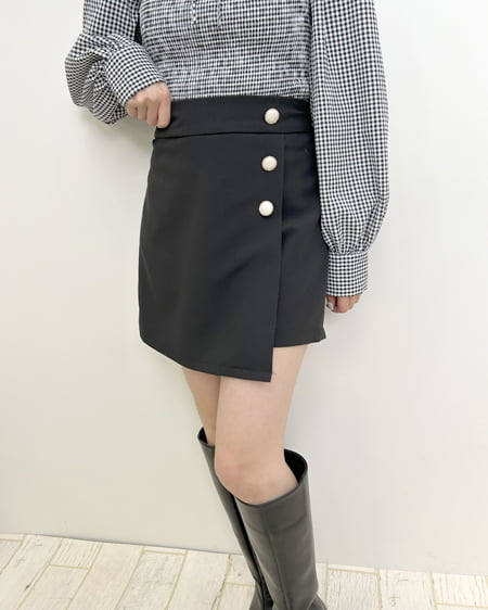 INGNI(イング) 飾りボタンラップ/スカパン クロ