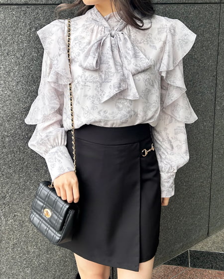 INGNI(イング) 袖フリル花柄シアーブラウス - M - コン