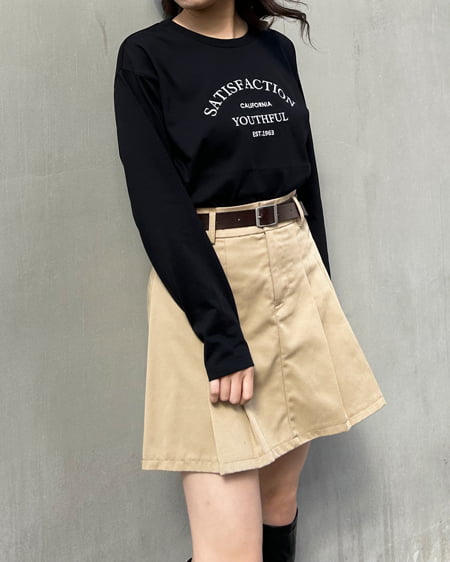 INGNI（イング） ラウンドロゴロングTシャツ ｸﾛ/ｵﾌﾎﾜｲﾄ