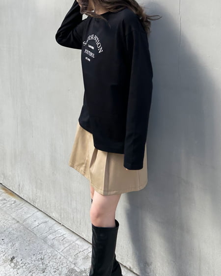 INGNI（イング） ラウンドロゴロングTシャツ ｸﾛ/ｵﾌﾎﾜｲﾄ