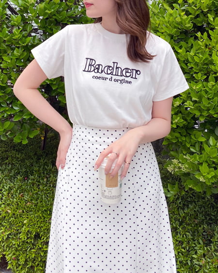 ふくれ刺しゅうロゴTシャツ