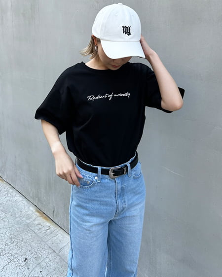 INGNI（イング） シンプル刺しゅうロゴTシャツ ｸﾛ/ｵﾌﾎﾜｲﾄ