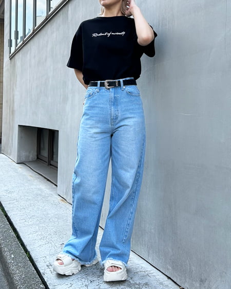 INGNI（イング） シンプル刺しゅうロゴTシャツ ｸﾛ/ｵﾌﾎﾜｲﾄ