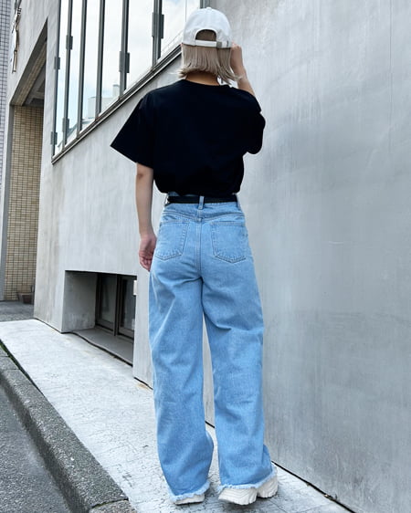INGNI（イング） シンプル刺しゅうロゴTシャツ ｸﾛ/ｵﾌﾎﾜｲﾄ