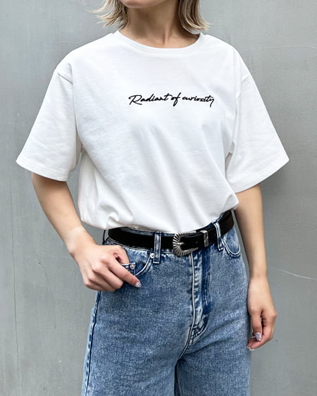 INGNI（イング） シンプル刺しゅうロゴTシャツ ｵﾌﾎﾜｲﾄ/ｸﾛ