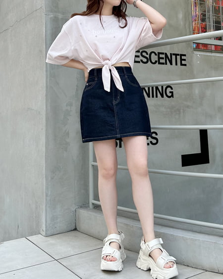 INGNI(イング) 裾結びラインストーン付ロゴTシャツ ライトピンク