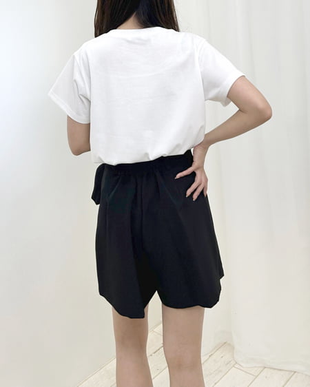 INGNI（イング） ふくれ刺しゅうロゴ／Tシャツ ｵﾌﾎﾜｲﾄ/ｸﾛ