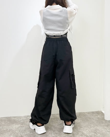 INGNI(イング) サイドベルトナイロンワイドカーゴパンツ クロ