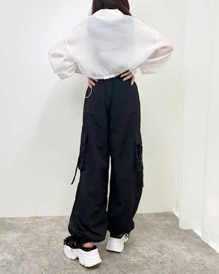 INGNI(イング) サイドベルトナイロンワイドカーゴパンツ クロ