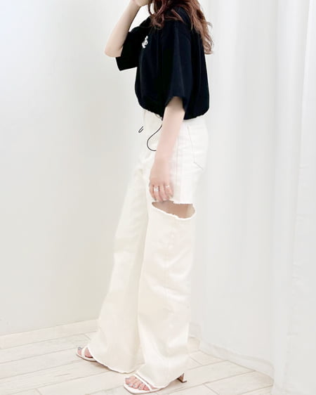 INGNI（イング） 裾ドロストパールビジューロゴTシャツ ｸﾛ
