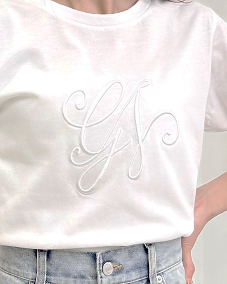 INGNI（イング） イニシャル刺しゅうロゴTシャツ ｵﾌﾎﾜｲﾄ/ｵﾌﾎﾜｲﾄ