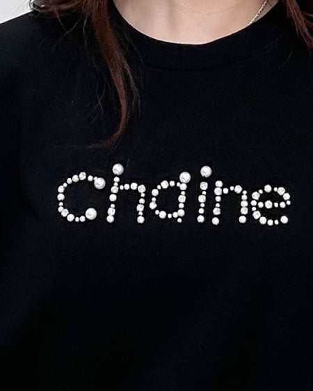 INGNI（イング） 裾ドロストパールビジューロゴTシャツ ｸﾛ