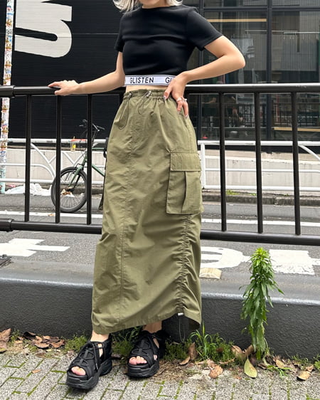 INGNI(イング) 裾ゴムロゴリブTシャツ クロ