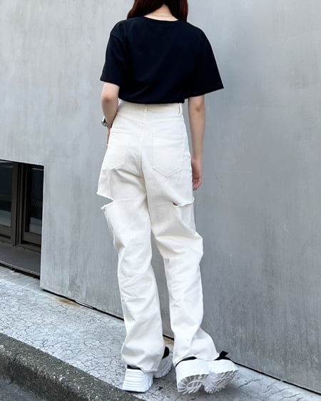INGNI(イング) 裾ゴムカレッジロゴショート丈Tシャツ クロ/オフホワイト
