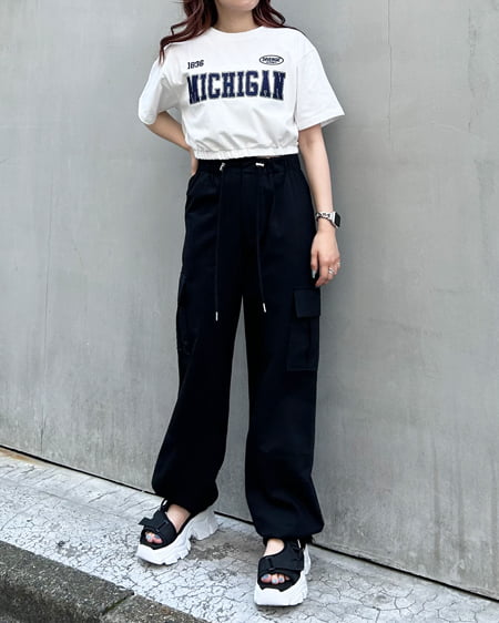 INGNI（イング） 裾ゴムカレッジロゴショート丈Tシャツ ｵﾌﾎﾜｲﾄ/ｺﾝ