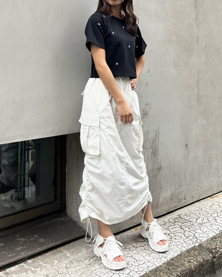 INGNI(イング) ラインストーン付Tシャツ クロ