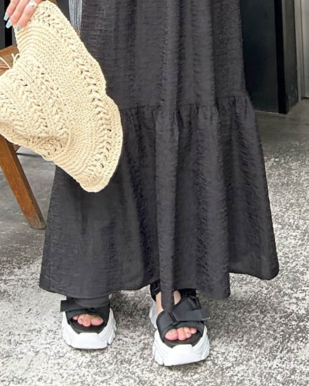 INGNI(イング) 肩リボンぽこぽこシャーリングワンピース クロ