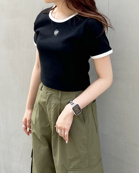 INGNI(イング) 胸刺しゅうロゴリンガーリブTシャツ クロ/オフホワイト