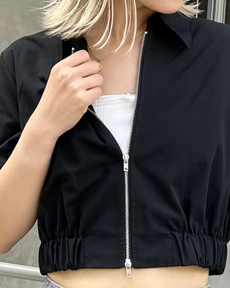 INGNI(イング) 裾ゴムフロントジップ/シャツ クロ