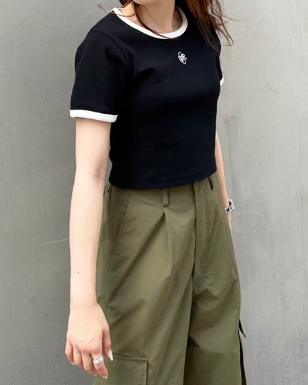 INGNI(イング) 胸刺しゅうロゴリンガーリブTシャツ クロ/オフホワイト