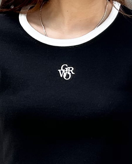 INGNI(イング) 胸刺しゅうロゴリンガーリブTシャツ クロ/オフホワイト