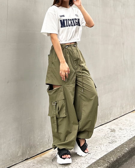 INGNI（イング） 裾ゴムカレッジロゴショート丈Tシャツ ｵﾌﾎﾜｲﾄ/ｺﾝ