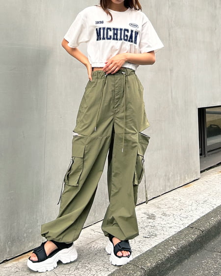 INGNI（イング） 裾ゴムカレッジロゴショート丈Tシャツ ｵﾌﾎﾜｲﾄ/ｺﾝ