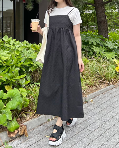 INGNI（イング） イニシャル刺しゅうロゴTシャツ ｵﾌﾎﾜｲﾄ/ｵﾌﾎﾜｲﾄ