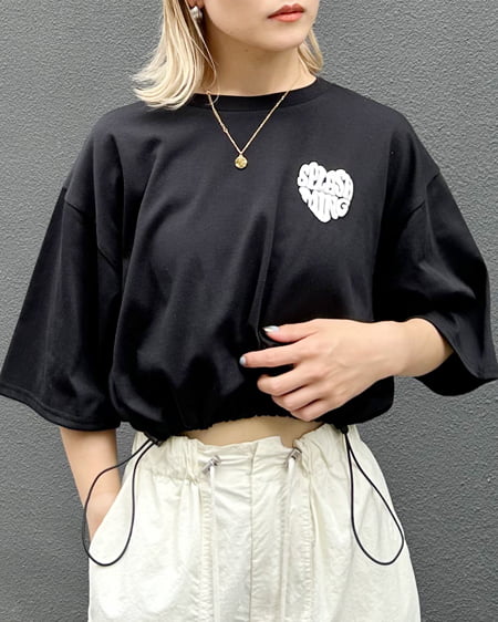 INGNI(イング) 裾ドロストBackハートロゴショート半袖Tシャツ クロ