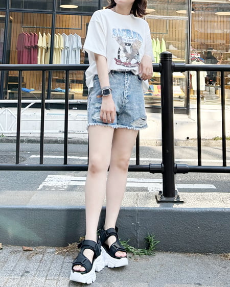 INGNI（イング） イーグルロゴTシャツ ｵﾌﾎﾜｲﾄ/ﾌﾞﾙｰ