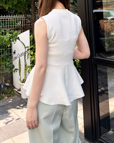 INGNI（イング） ペプラムノースリニット ｵﾌﾎﾜｲﾄ