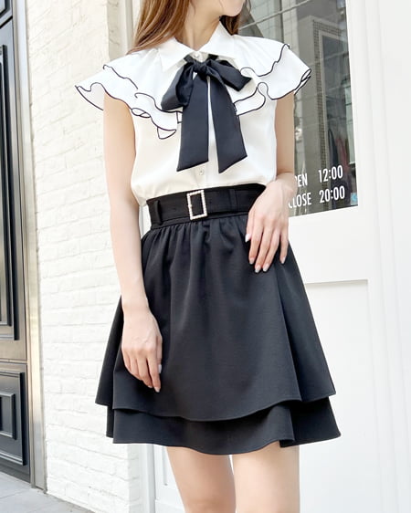 INGNI(イング) パール装飾バックル共ベルト付2段タックギャザーフレアスカート クロ