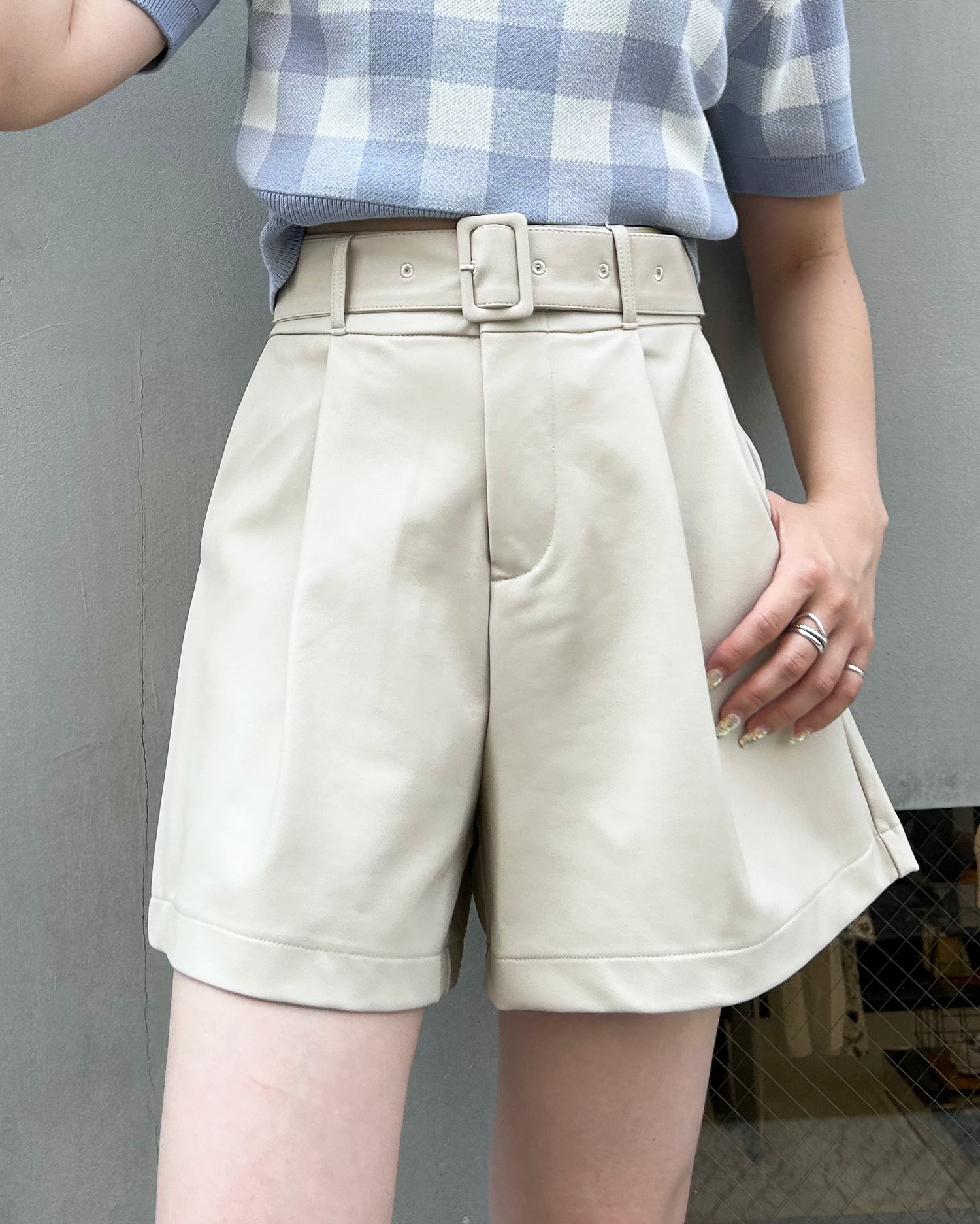 秋の新作】共ベルト付フェイクレザーキュロット／パンツ｜INGNI(イング) 公式通販｜INGNI STORE