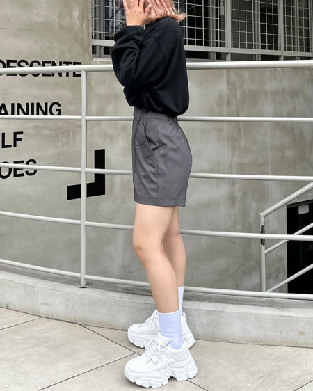 INGNI(イング) 裾ドロスト胸ロゴショートスウェットトップス クロ