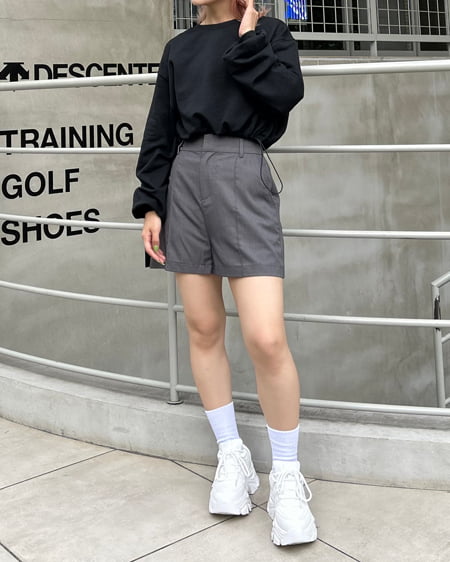 INGNI(イング) 裾ドロスト胸ロゴショートスウェットトップス クロ