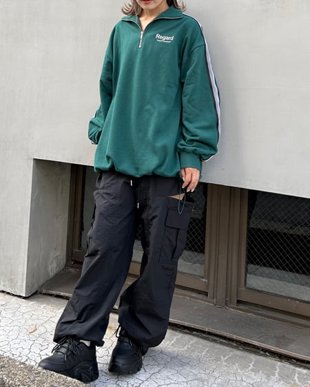 INGNI(イング) ハーフZIP裾ドロスト胸ロゴ袖ラインスウェットチュニック グリーン