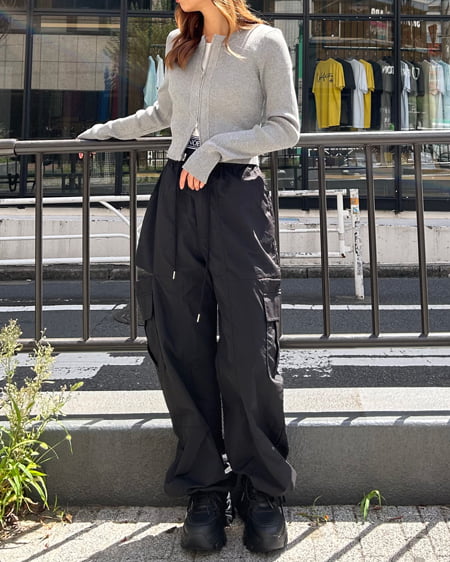 INGNI（イング） サイドスリットファスナー／ナイロンカーゴパンツ ｸﾛ